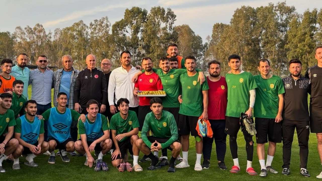 Md Grup Osmaniyespor'a Kritik Maç Öncesi Vali Yılmaz'dan Görüntülü Moral Desteği! (1)