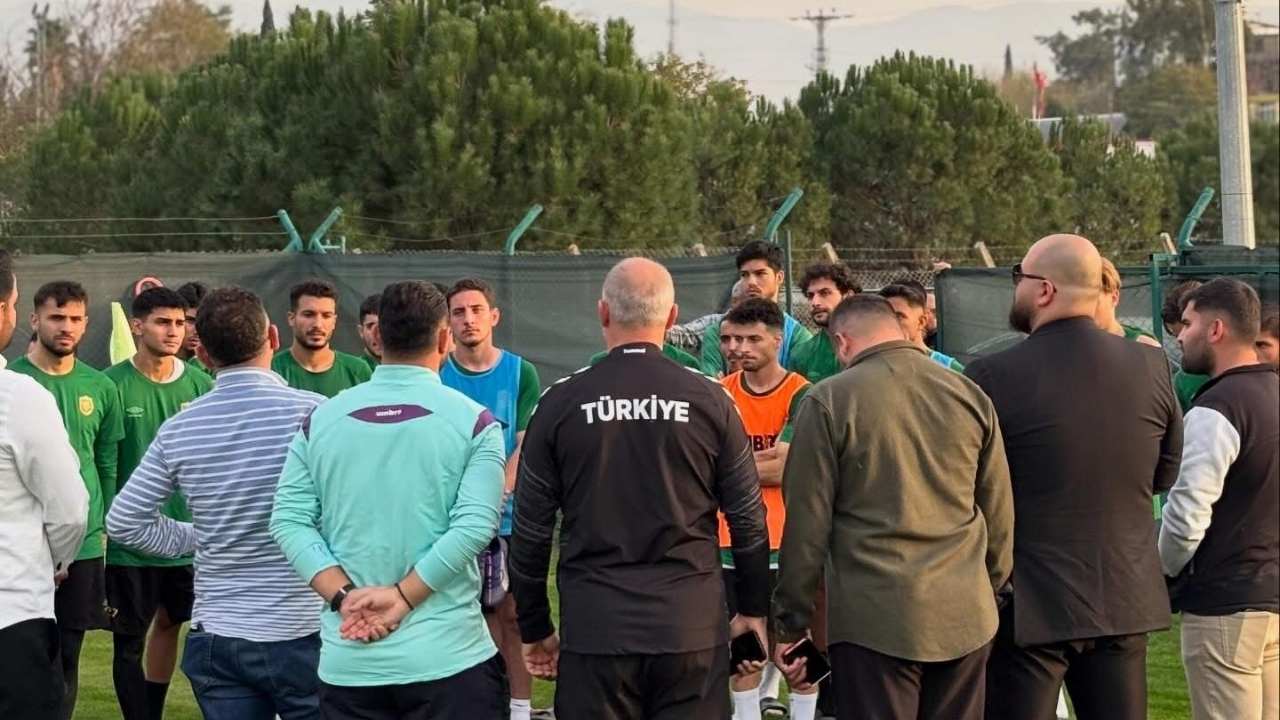 Md Grup Osmaniyespor'a Kritik Maç Öncesi Vali Yılmaz'dan Görüntülü Moral Desteği! (3)