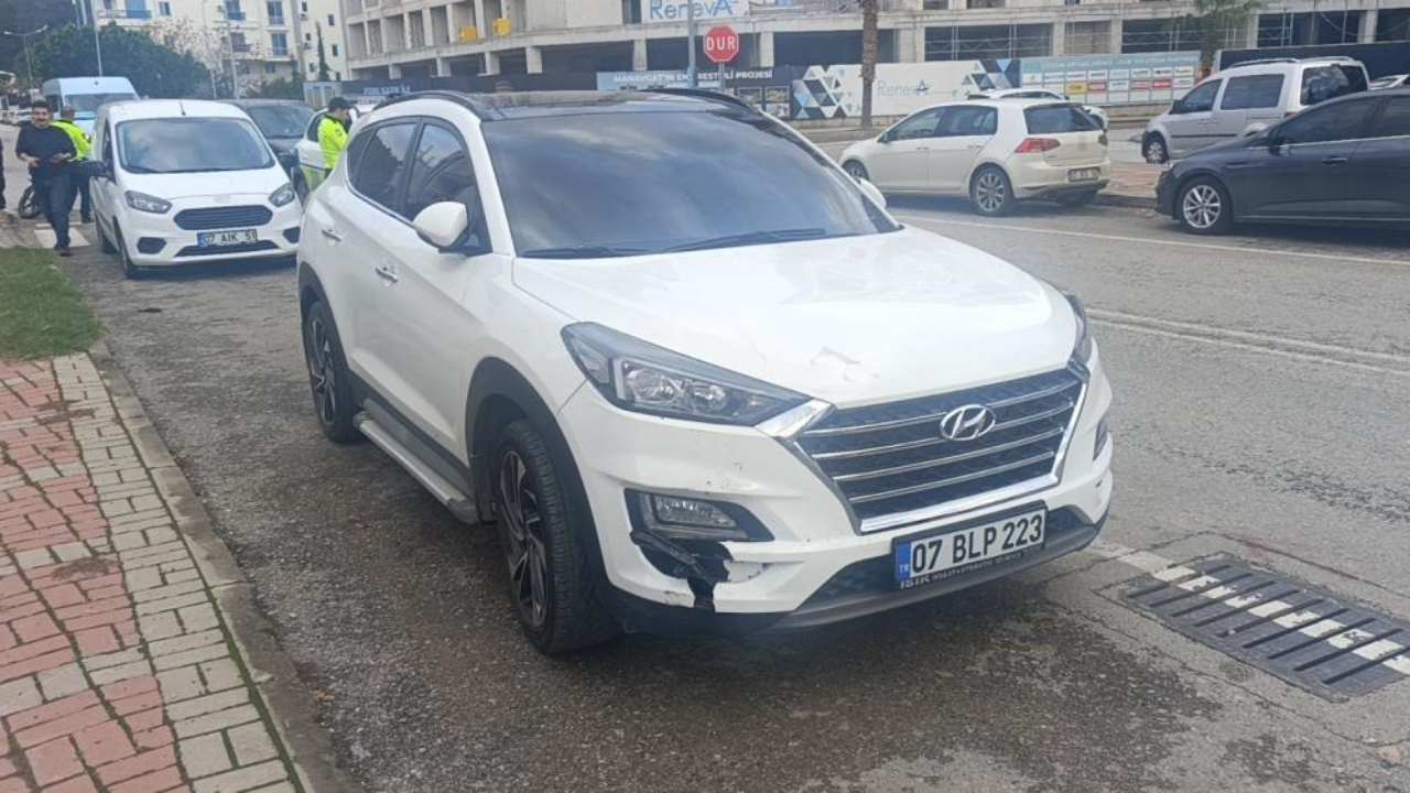 O Anlar Kamerada! Antalya'da Otomobille Çarpıştı Ama Hastaneyi Reddetme Nedeni Şaşırttı (1)