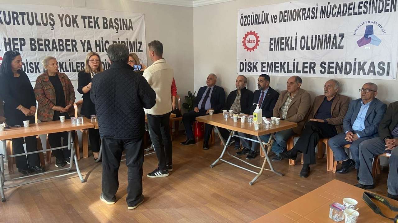 Osmaniye Emekliler Sendikası Kadınları Medeni Haklarımız Tartışmaya Açılamaz! (2)