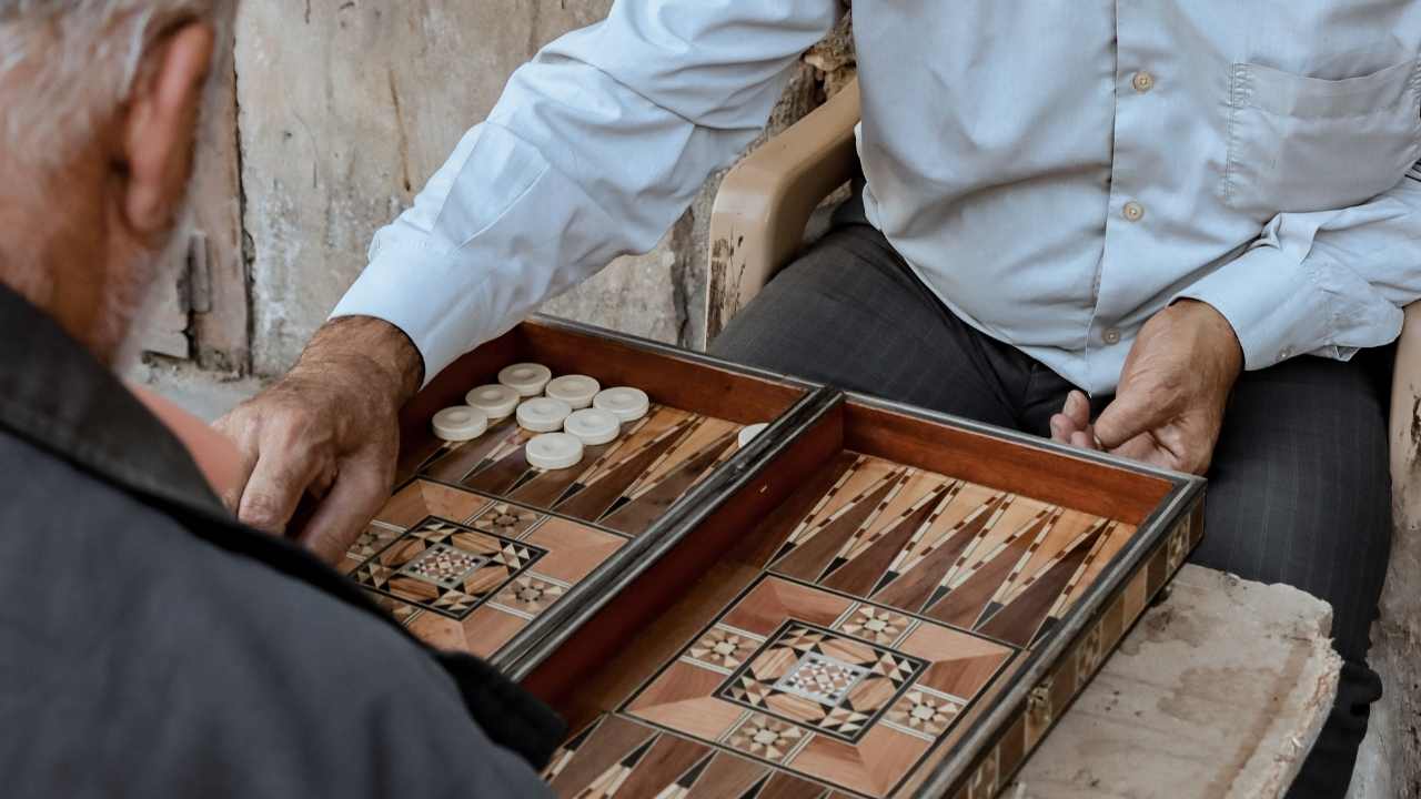 Osmaniye O Sokaktan Tavla Sesleri Eksik Olmuyor (3)