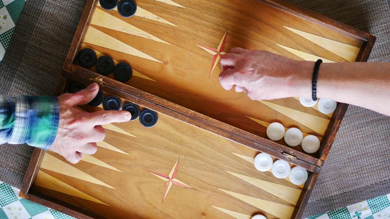 Osmaniye O Sokaktan Tavla Sesleri Eksik Olmuyor (4)