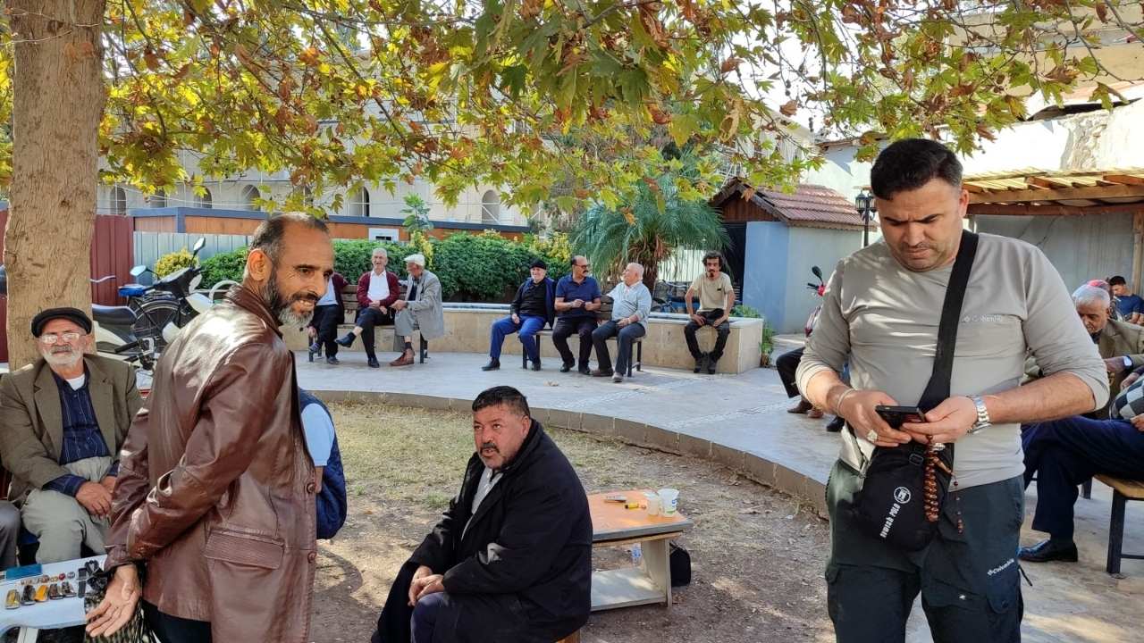 Osmaniye Yaşlıları, Çınar Altı Geleneğini Tesbihçi Amca'nın Yanında Diriltti (1)