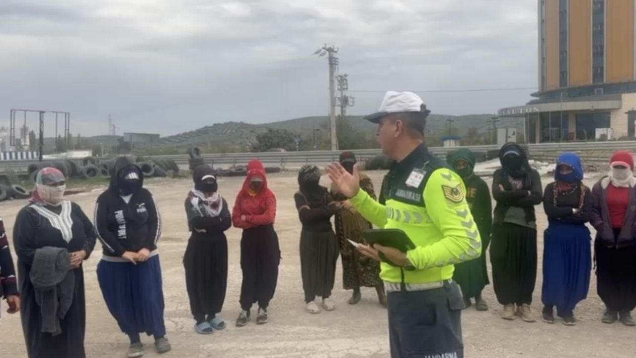 Osmaniyede 15 Kişilik Işçi Aracındana Çıkanlar Pes Dedirtti