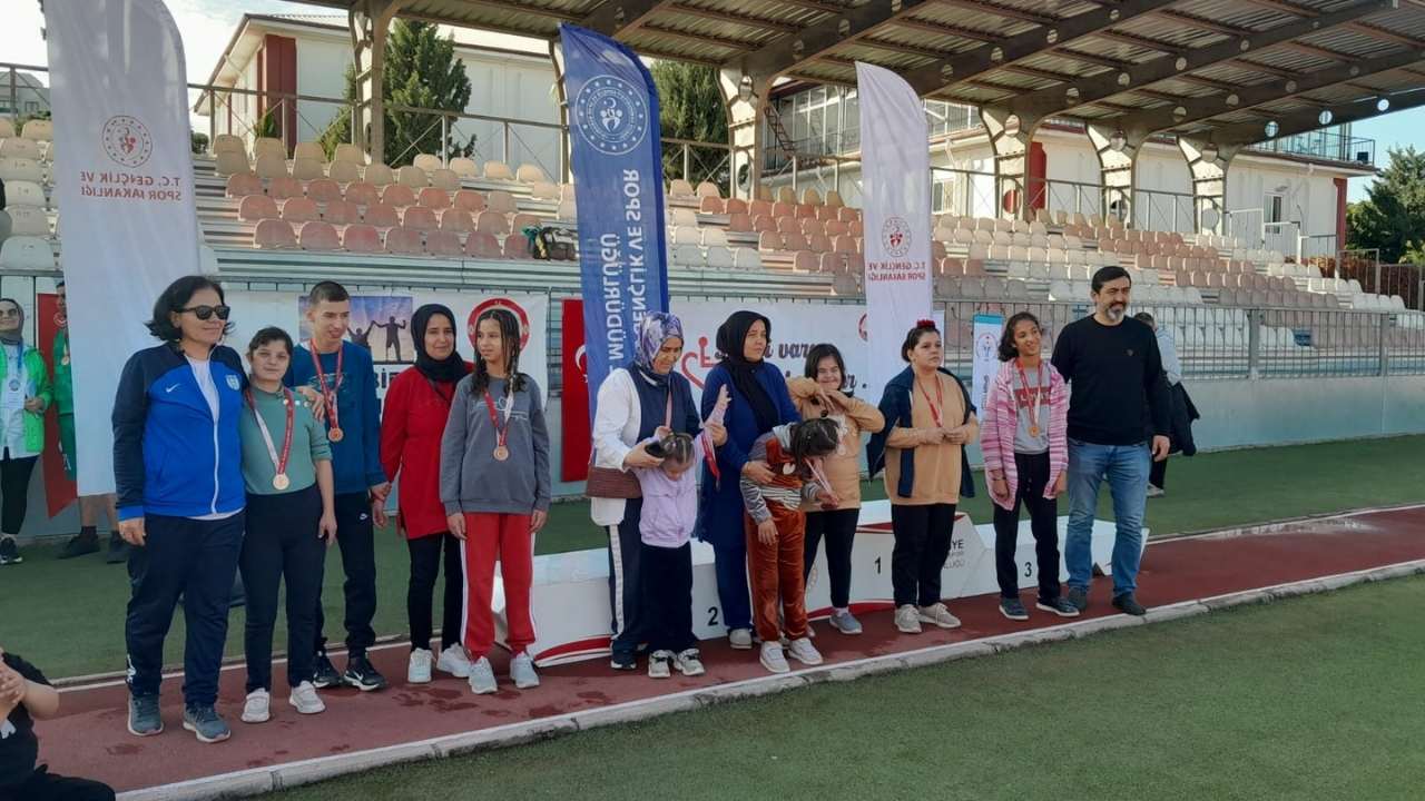 Osmaniye'de 3 Aralık Dünya Engelliler Günü Atletizm Şöleni (2)
