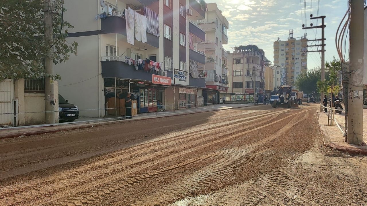 Osmaniye’de Alparslan Türkeş Caddesi’nde Yol Çalışmaları Aralıksız Sürüyor (1)
