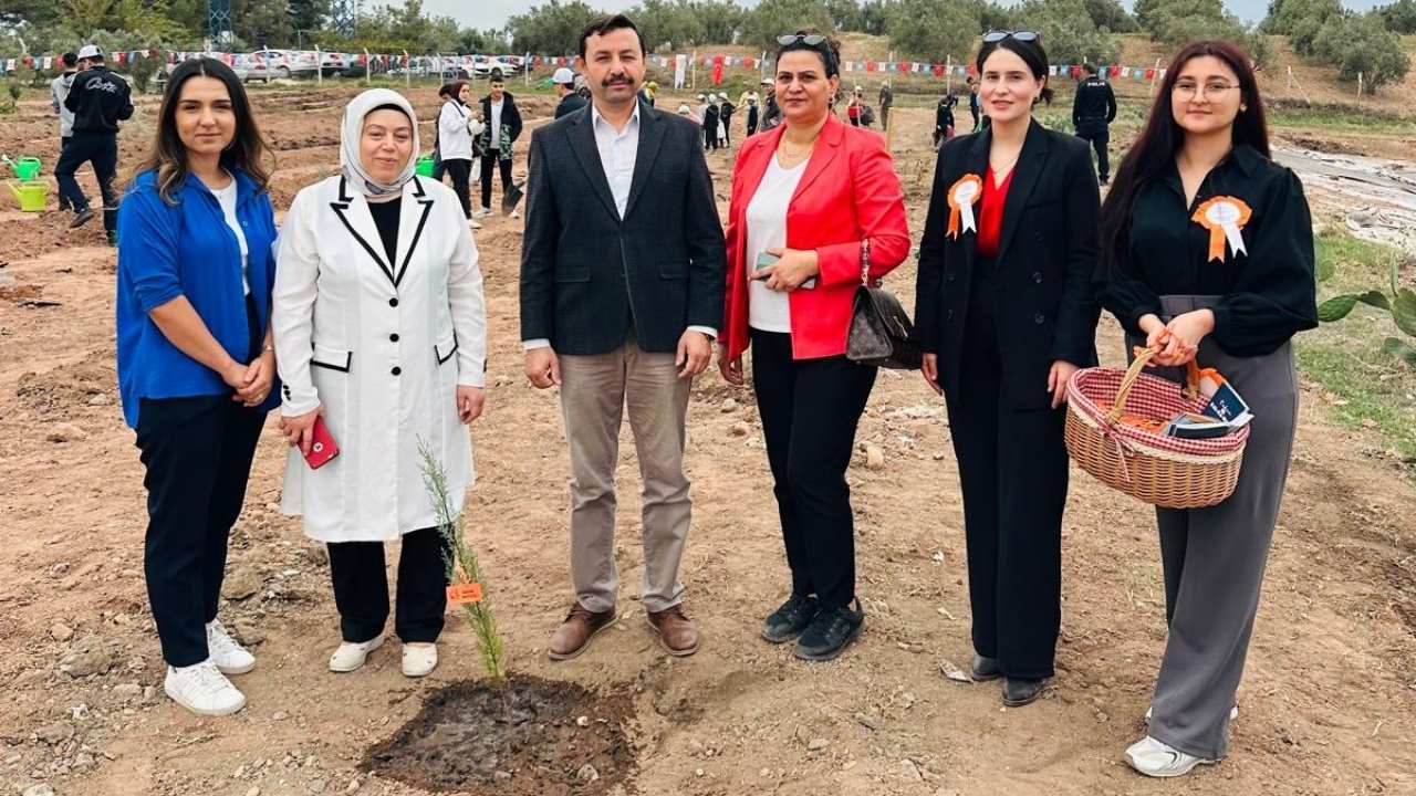 Osmaniye’de Kadına Şiddete Karşı Yeşeren Sembol (3)