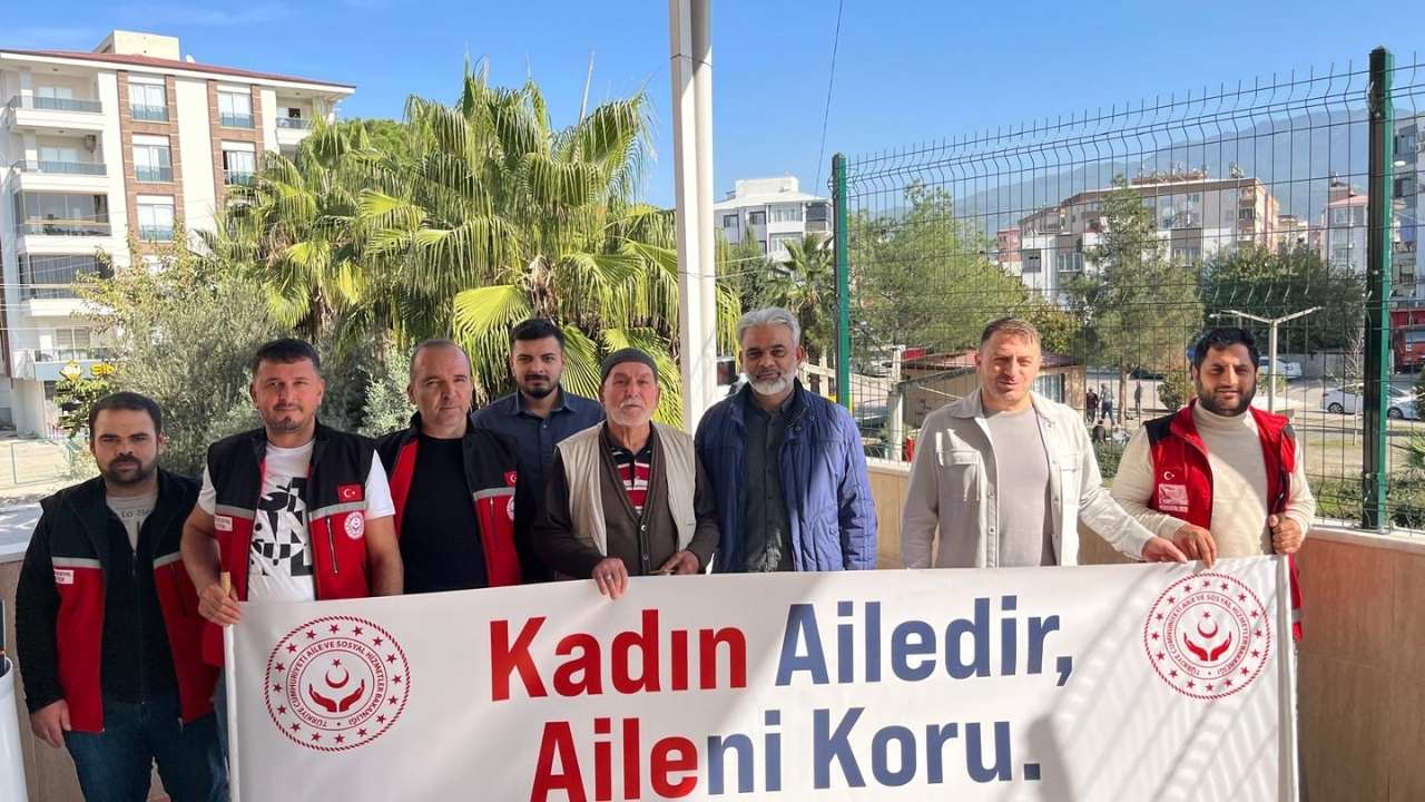 Osmaniye'de Lokumlu İkramla Gönüllere Girdiler (1)