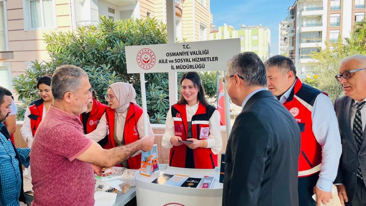 Osmaniye'de Lokumlu İkramla Gönüllere Girdiler (3)