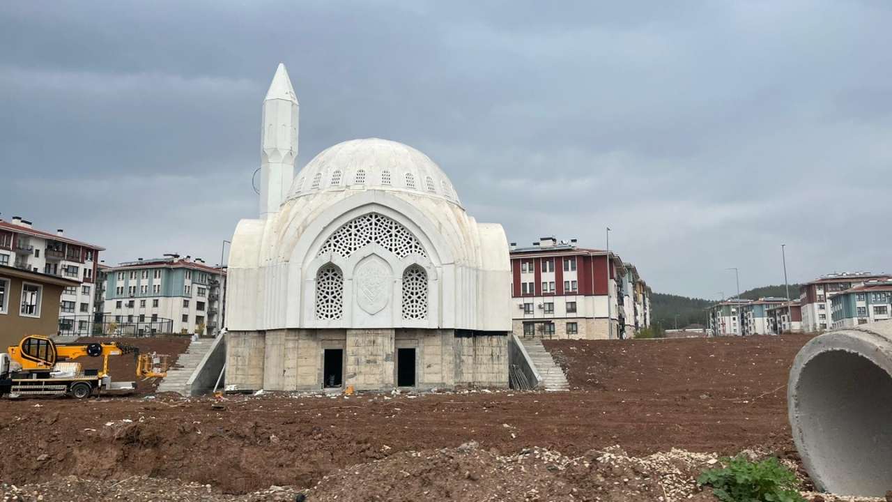 Osmaniye'de O Yerde Ilerleme Var, Ama Bitiş Hala Muamma! (1)