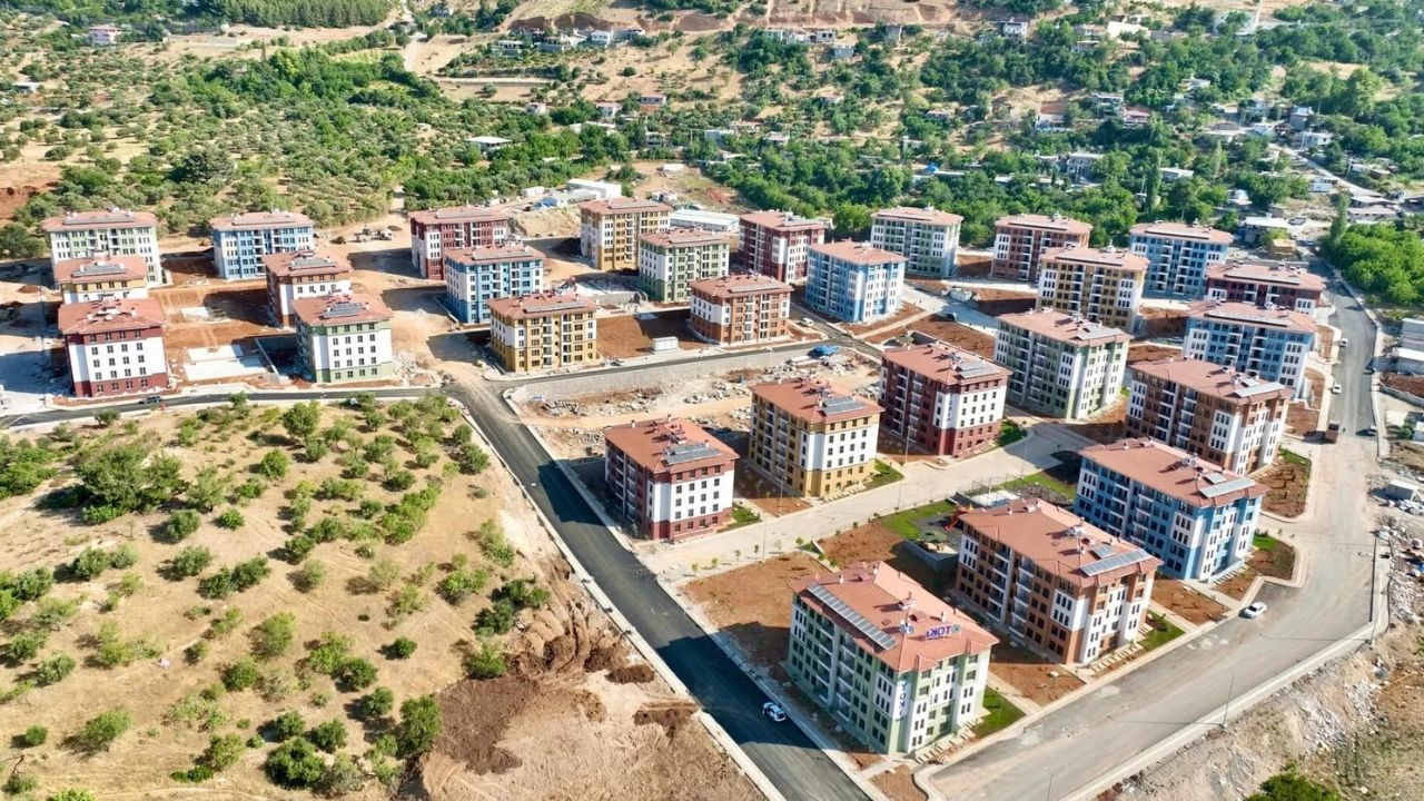 Osmaniye'de Toki̇ Konutları Hangi İlçelere Yapılacak? Osmaniye'ye Yapılacak Olan Toki̇ Konutlarının Aylık Ödemesi Ne Kadar?