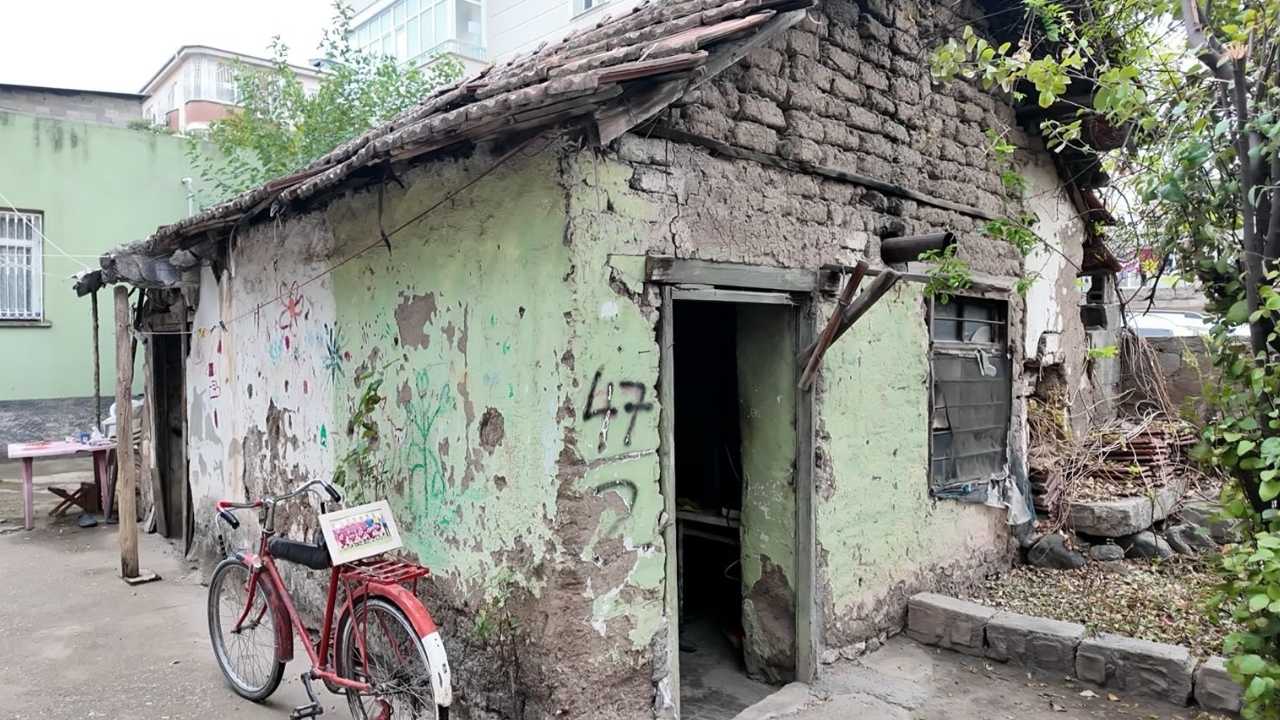 Osmaniye'de, Vefa Diye Yazılır, Vali Yılmaz Diye Okunur (6)