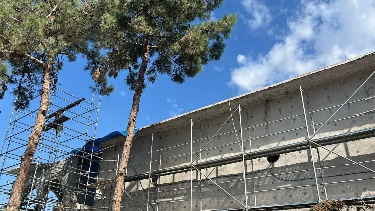 Osmaniye’nin Kalbindeki Tarihi Yapıda Dikkat Çeken Sessizlik (3)