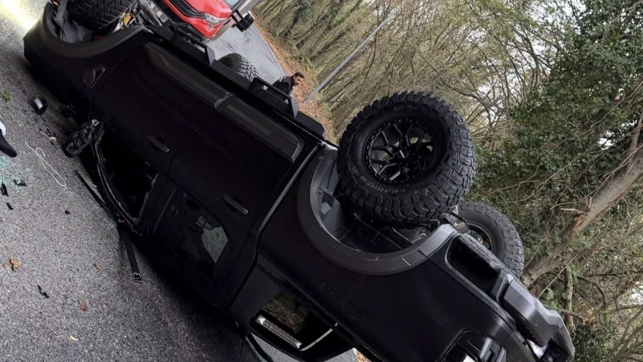 Pes Dedirtti! Ünlü İçerik Üreticisi Göktuğ Alaf, Takla Atan Aracının Başında Video Çekti İşte O İronik Paylaşım (2)