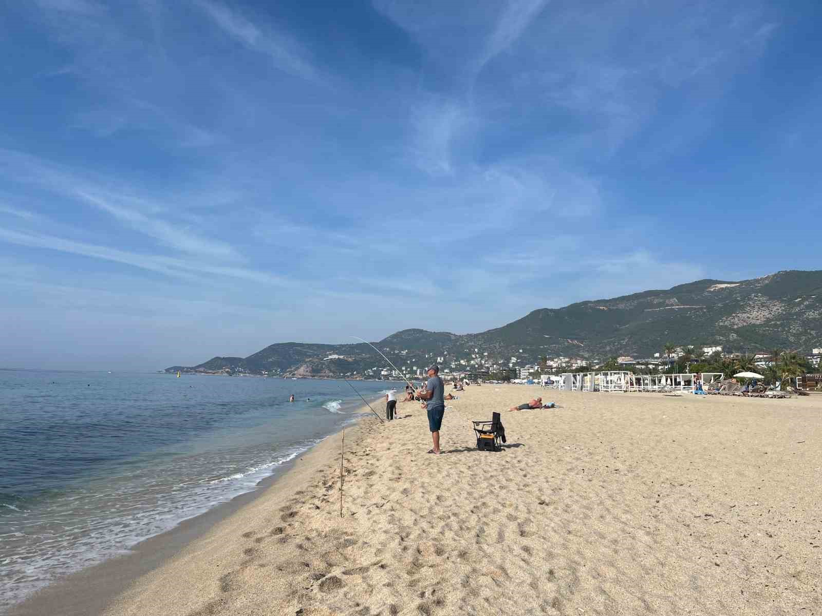 Rize Kar Altında Titrerken, Alanya'da Deniz Sezonu 1