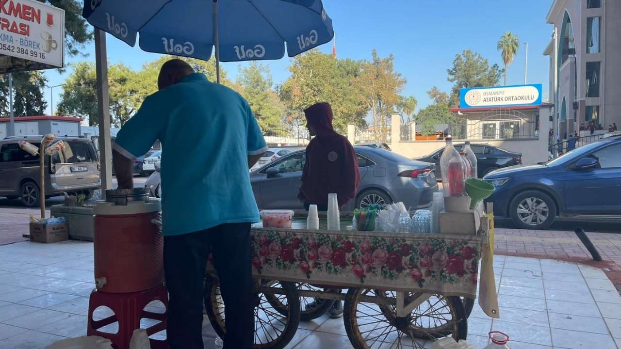 Sıcak Kışın Alışılmadık Lezzeti! Osmaniye'de Bici Bici Satışları Rekor Kırıyor (2)