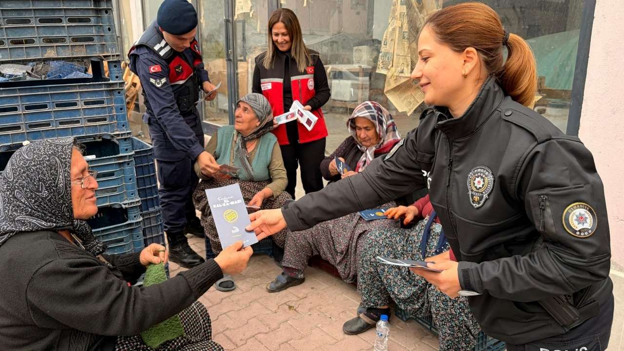 Toprakkale'de Kadına Yönelik Şiddete Karşı Üçlü Mücadele Hamlesi! (2)