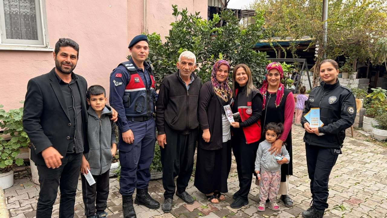 Toprakkale'de Kadına Yönelik Şiddete Karşı Üçlü Mücadele Hamlesi! (3)