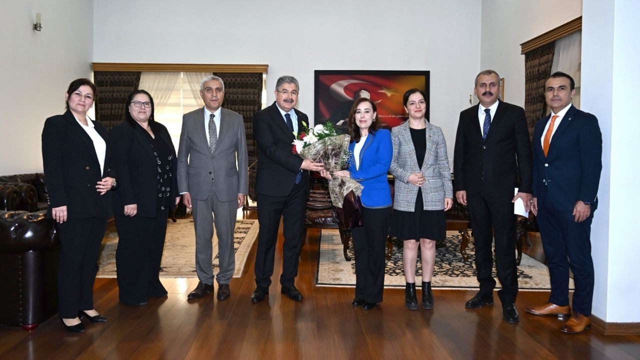 Vali Erdinç Yılmaz, 24 Kasım Öğretmenler Günü’nde Öğretmenleri Makamında Ağırladı