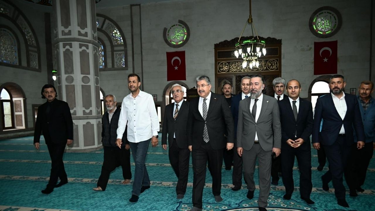 Vali Erdinç Yılmaz, Düziçi Akçakoyunlu Köyü Camii’nde Incelemelerde Bulundu