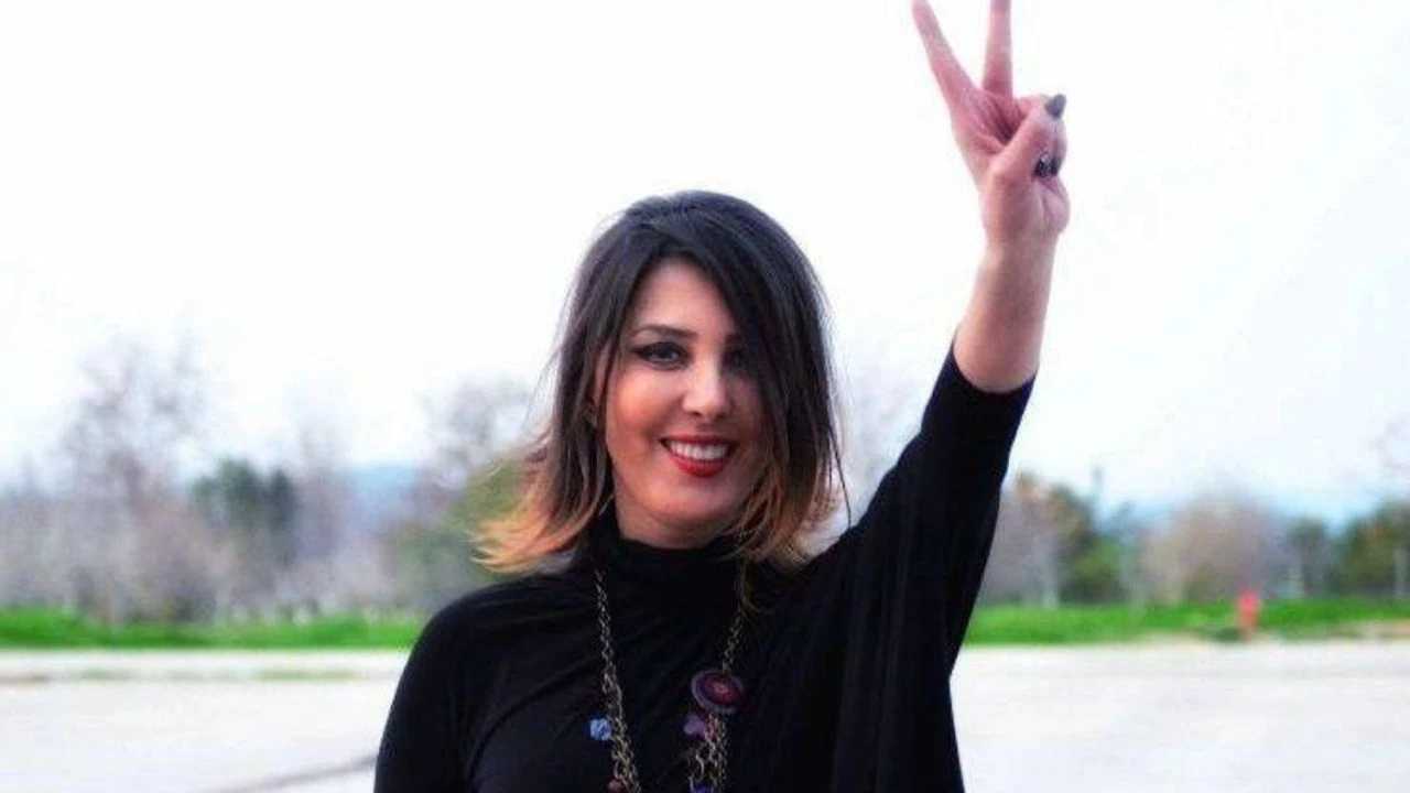 Yazar Ve Senarist Ayça Öztorun Toprağa Verildi (4)