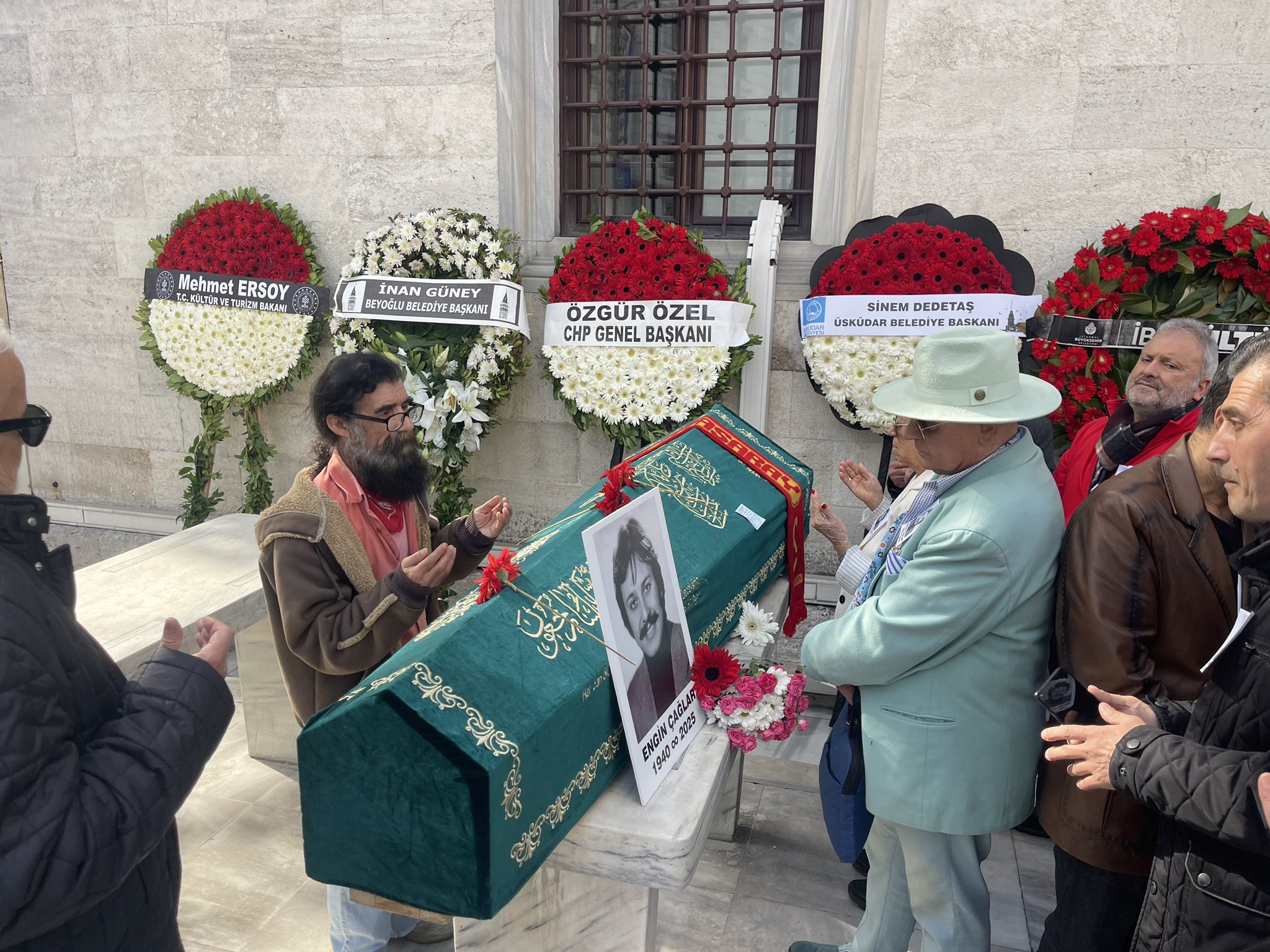 Yeşilçam Efsanesi Engin Çağlar Motosiklet Kazası Sonrası Toprağa Verildi (1)