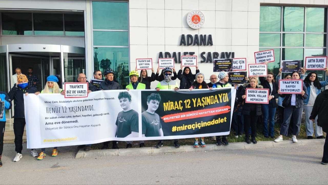 Adliye Önünde Adalet Çağrısı (1)