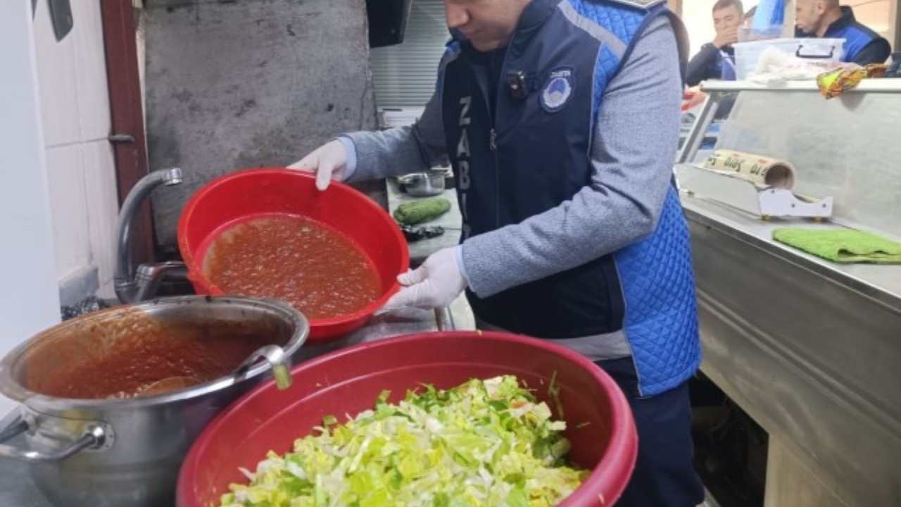 Baharatın İçine Çiğ Et Koydu “Bozulmasın Diye Yaptım” Savunması (4)-1