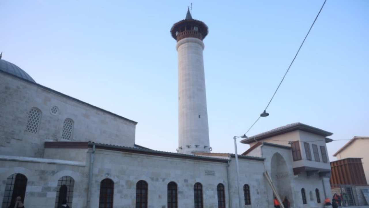 Depreme Direnen Miras Camii Eski İhtişamıyla Açılıyor (2)