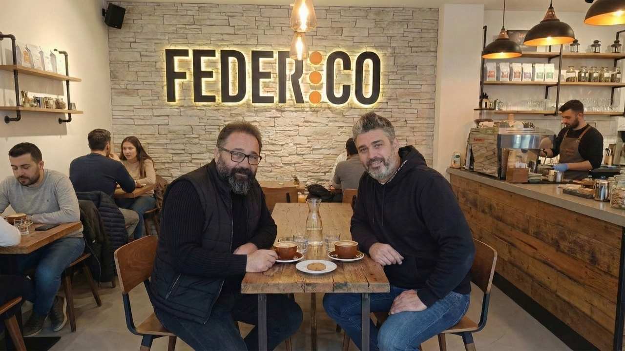 Dijital Içerik Üreticisi Ozan Sihay Ile Gazeteci Mustafa Düzenli, Adana'da Yapay Zekanın Medyaya Etkilerini Ve Yeni Nesil Haberciliği Detaylıca Ele Aldı (3)