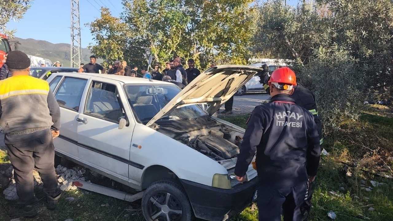 Direksiyon Hâkimiyetini Kaybetti, Beton Çitleri Aşıp Bahçeye Uçtu (2)
