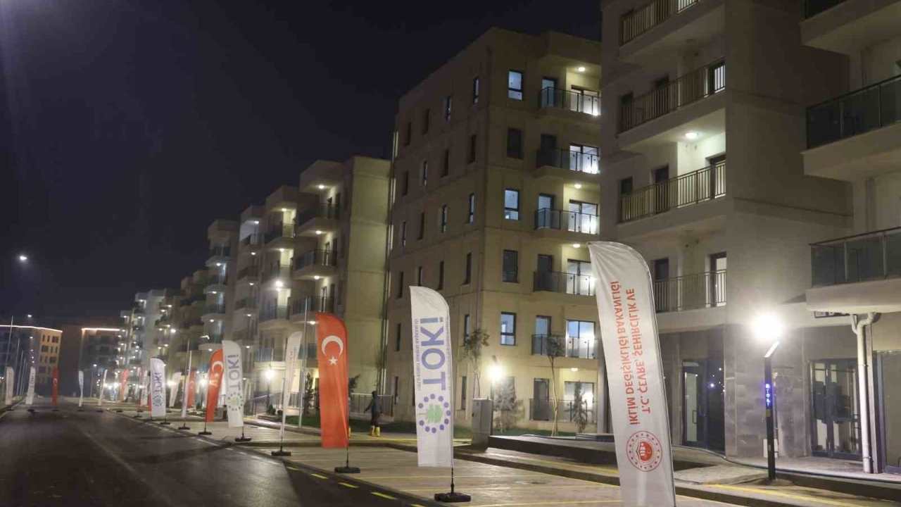 Dolu Yağışıyla Gelen Sürpriz Hatay Kışa Döndü (1)-1