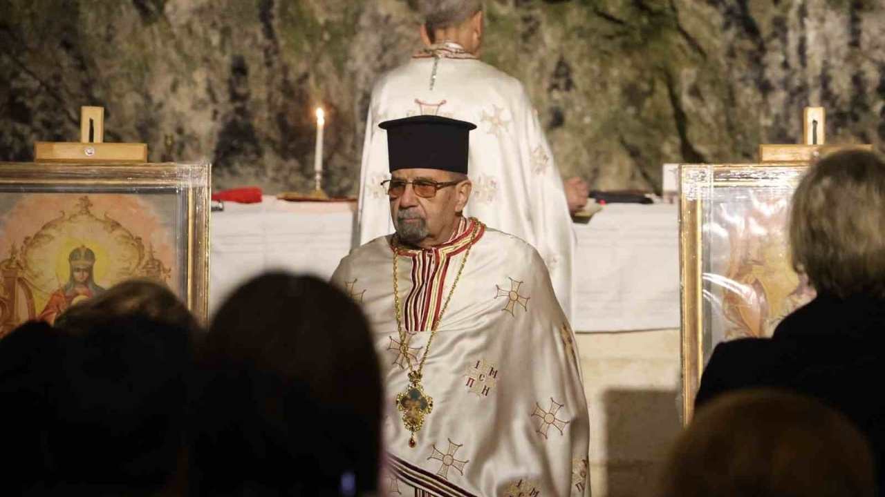 Dünyanın İlk Mağara Kilisesinde Noel Ayini Düzenlendi (2)