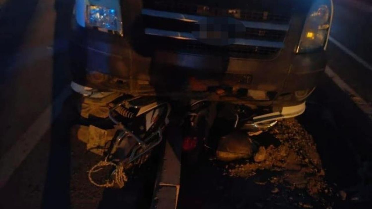 Düziçi’nde Minibüs Ile Motosiklet Kafa Kafaya Çarpıştı 1 Ağır Yaralı-1