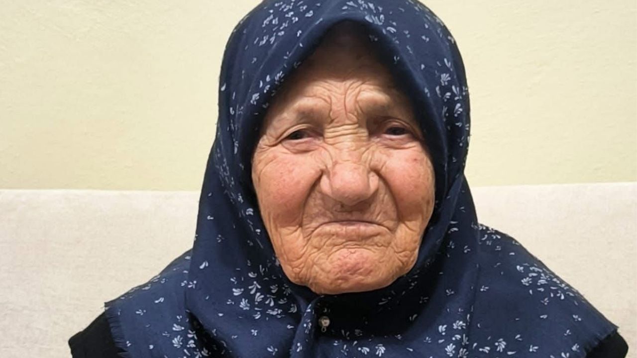 Gazeteci Ahmet Yılmaz'ın Acı Günü Annesi Meryem Yılmaz Son Yolculuğuna Uğurlandı (1)