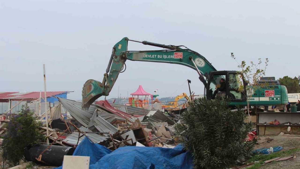 Gergin Geçen Sabahın Ardından Yıkım Başladı (2)