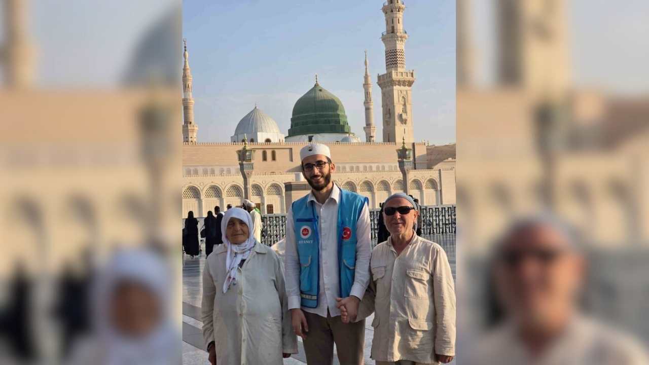 Görme Engelli Ramazan Amca Ve Nuriye Teyze Umre Hayaline Kavuştu (2)