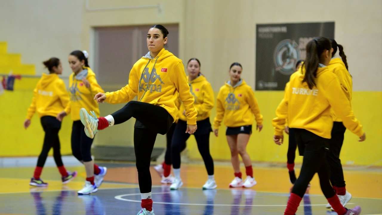 Hokey A Milli Takım Kadınlar Kampı Osmaniye’de Başladı (3)