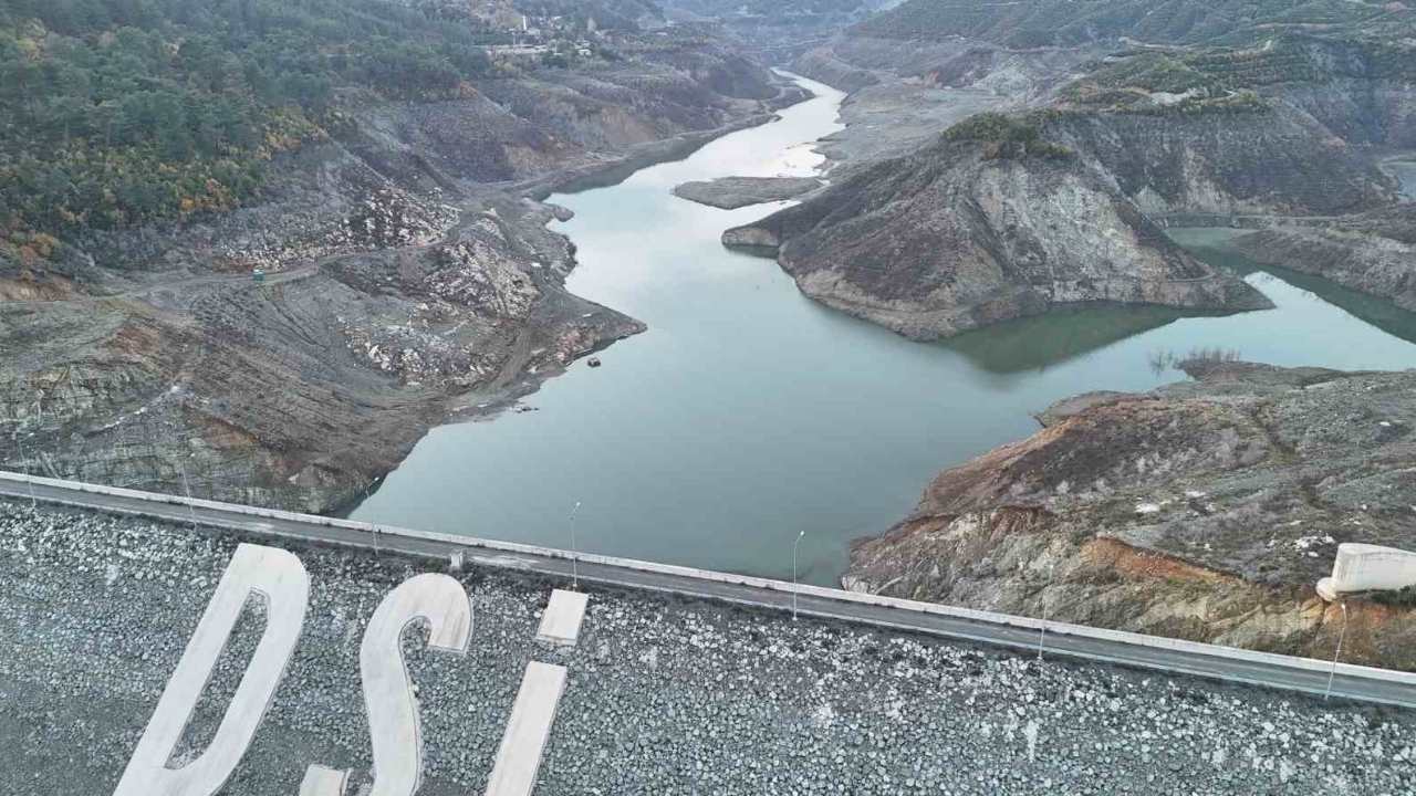 Karaçay’da Tehlikeli Düşüş Su Seviyesi Yüzde 6'Ya İndi (2)