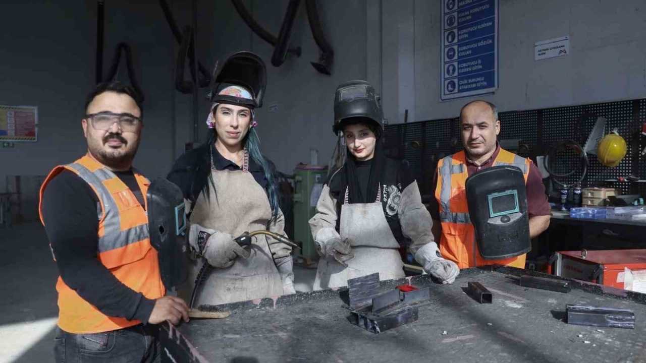 Mersin Mercek’te Çelik Kaynak Ustaları Yetişiyor (1)