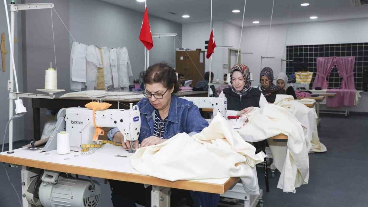 Mersin’de Özel Birey Anneleri Dikiş Atölyesinde Hayatla Buluşuyor (2)