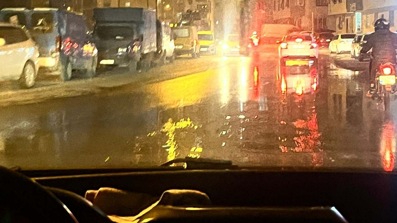 Osmaniye Avm Bölgesinde Kanalizasyon Hattı Taştı, Yol Göle Döndü!