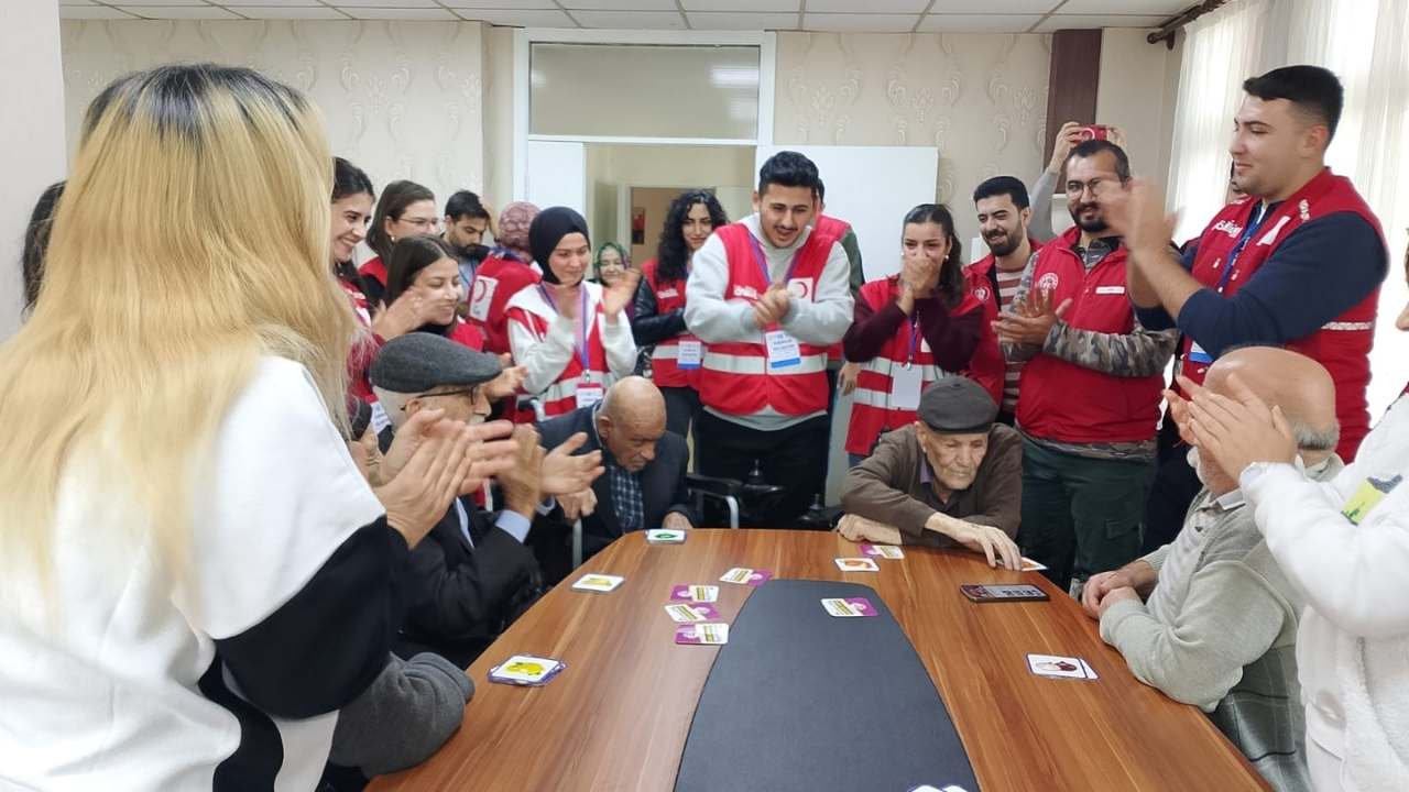 Osmaniye Bunu Konuşuyor Gençler Ve Yaşlılar Bir Araya Gelince Bakın Ne Çıktı!