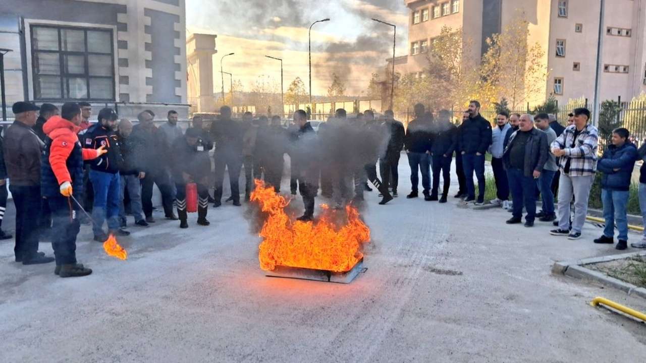 Osmaniye Cebelibereket Yurdu'nda Alarm Sesleri Herkes Dışarı Fırladı! (1)