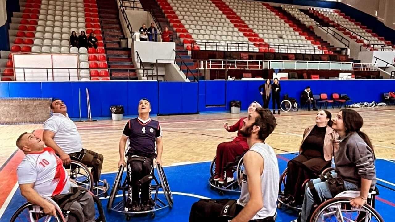 Osmaniye Kayıboyu Kız Yurdu’ndan Alkışlanacak Hareket (4)