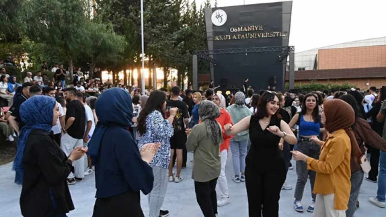 Osmaniye Korkut Ata Üniversitesi Araştırma Gençler Sanal Tehlikenin Göbeğinde (6)