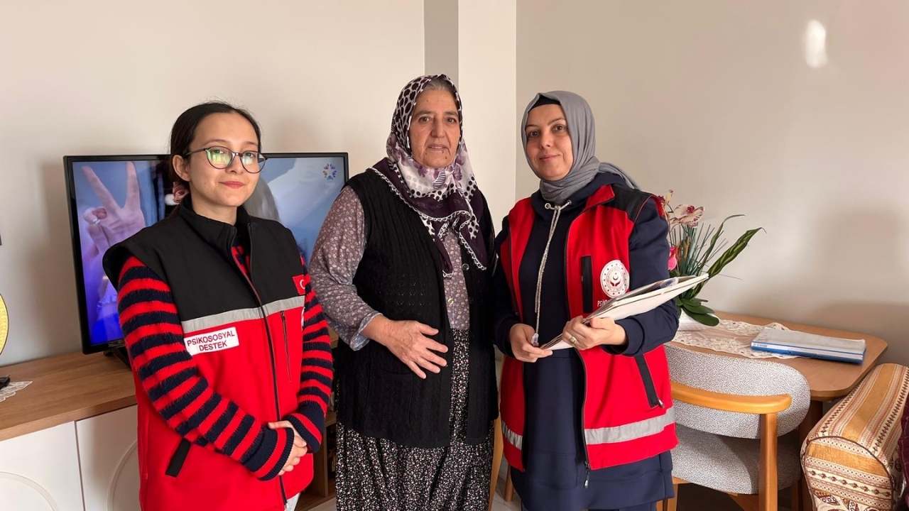 Osmaniye Sosyal Hizmet Merkezi’nden Evde Bakım Hizmeti Alan Ailelere Ziyaret (1)