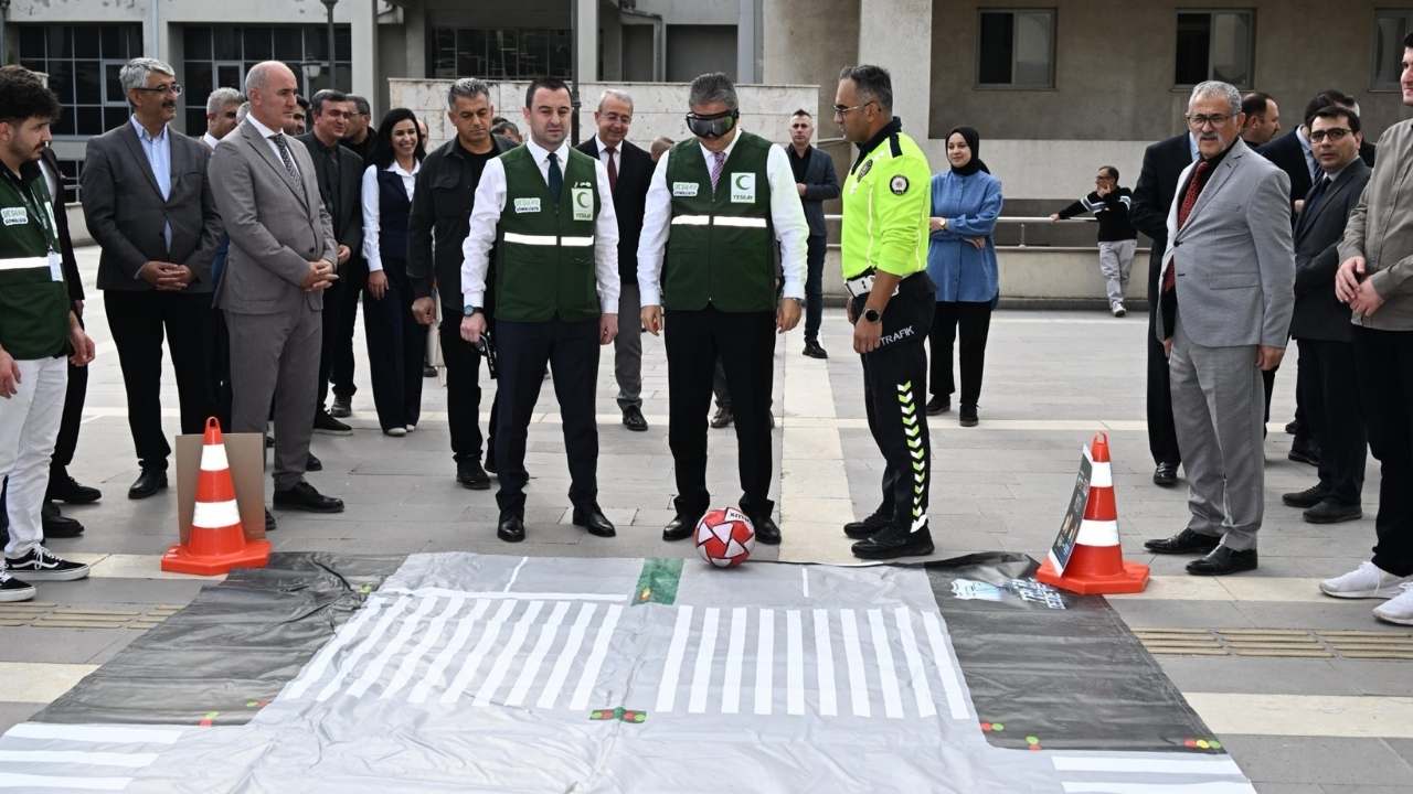 Osmaniye'de Alkol Gözlüğü Ile Bağımlılığın Riskleri Somutlaştırıldı (4)