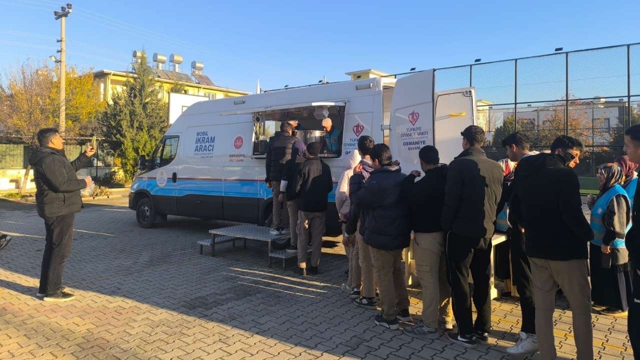Osmaniye’de İç Isıtan Görüntüler Soğuk Havada Kalpleri Isıtan Dayanışma (2)