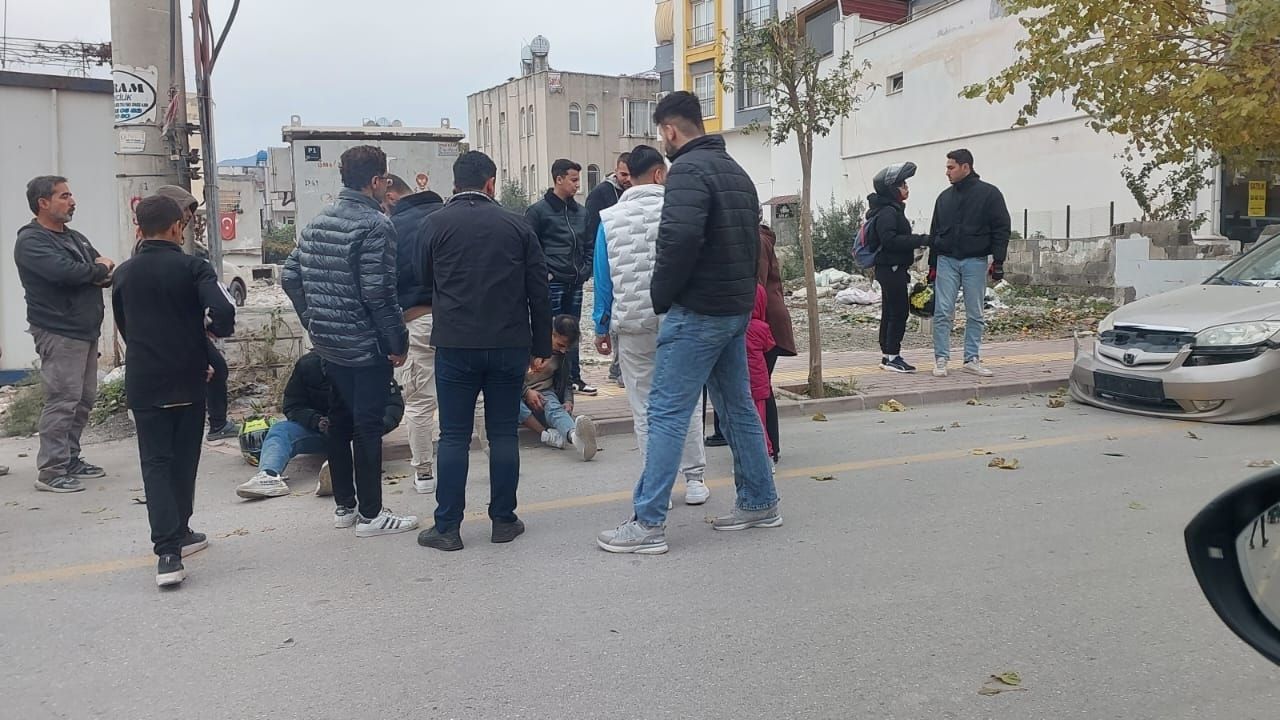 Osmaniye’de Kadirli Yolu Rıza Paşa Camii Önünde Maddi Hasarlı Kaza